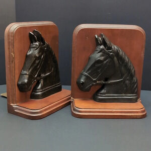 Vintage set of 2 Horsehead Resin/Wood Black/Brown Bookends.